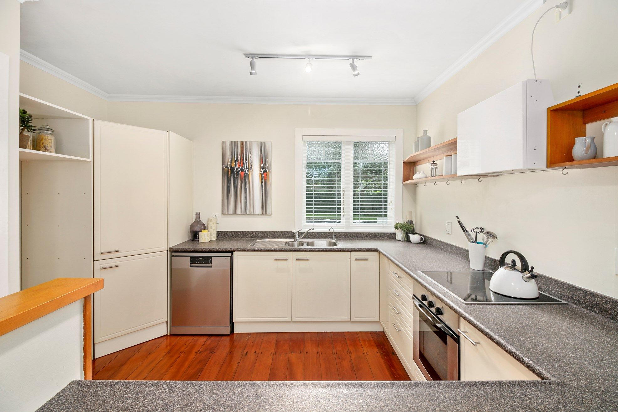 14 Horotutu Road, Greenlane, Auckland City