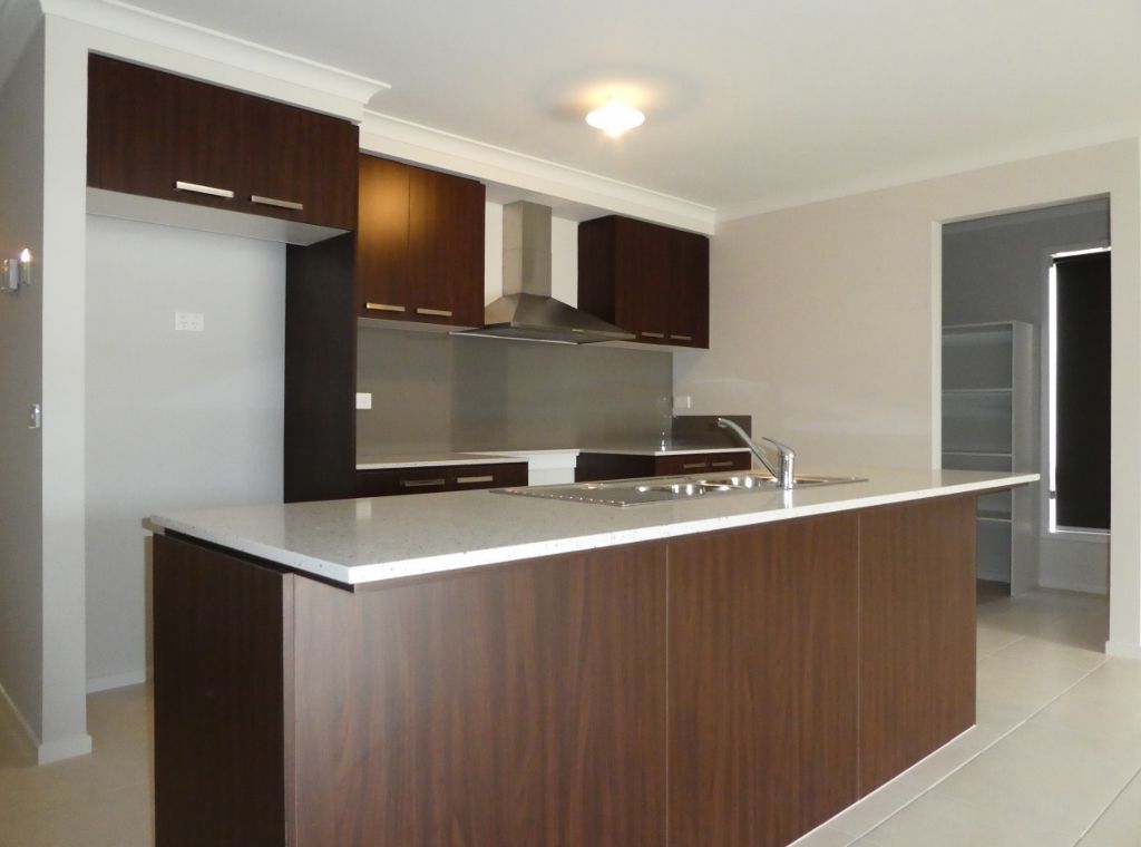 61 Moxham Drive, Clyde North, VIC 3978