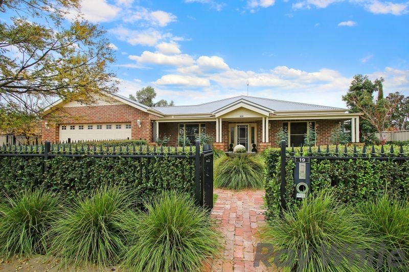 19 Olivers Road, Benalla, VIC 3672