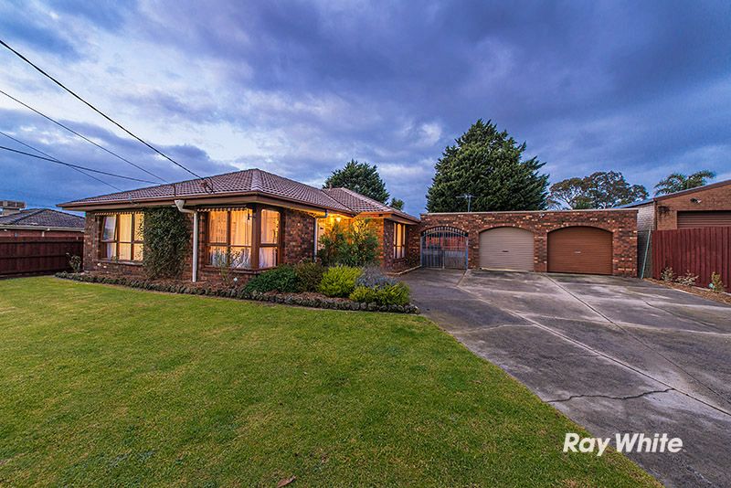13 Marnebeck Court, Cranbourne VIC 3977