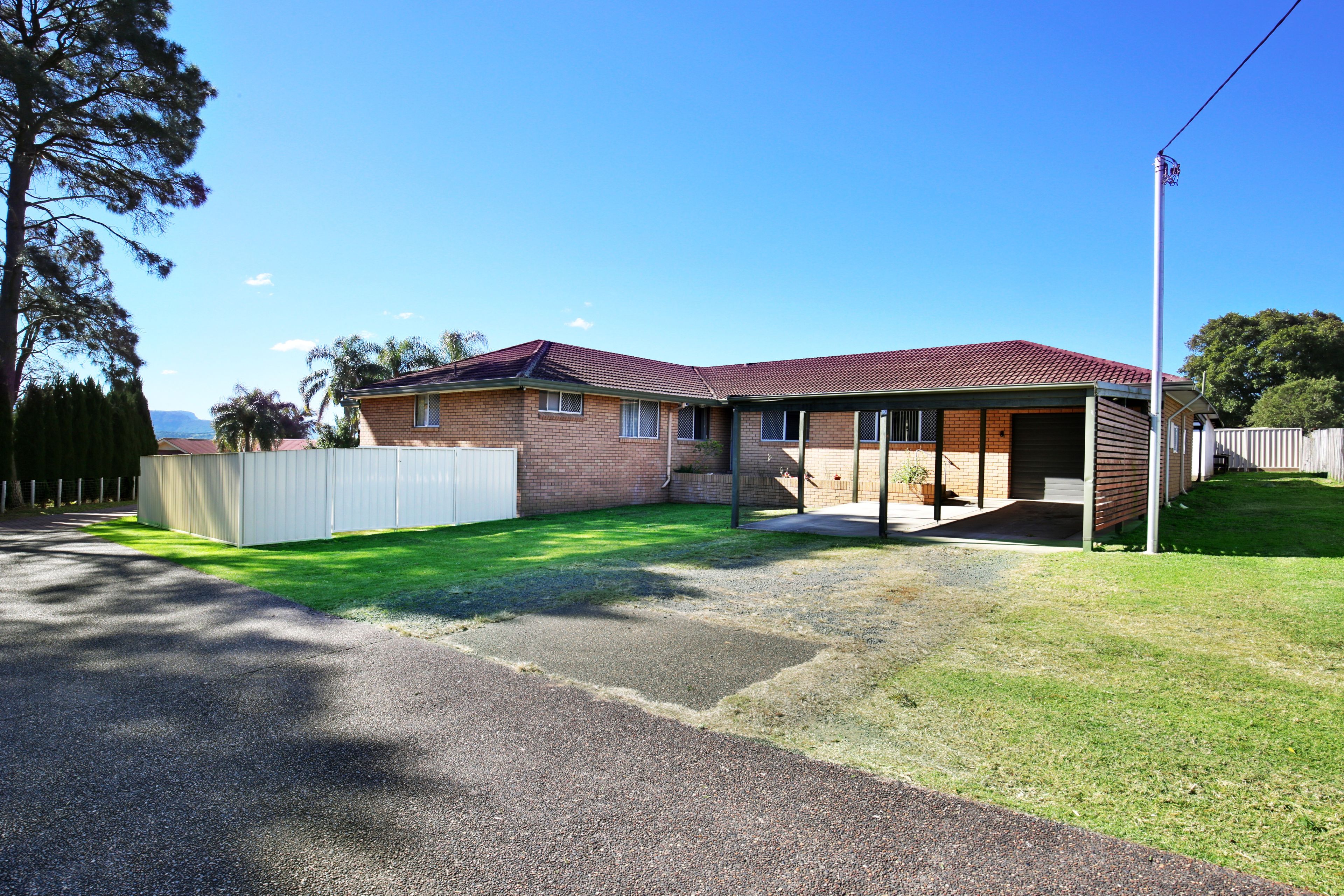 27 Edwards Avenue, Bomaderry, NSW 2541