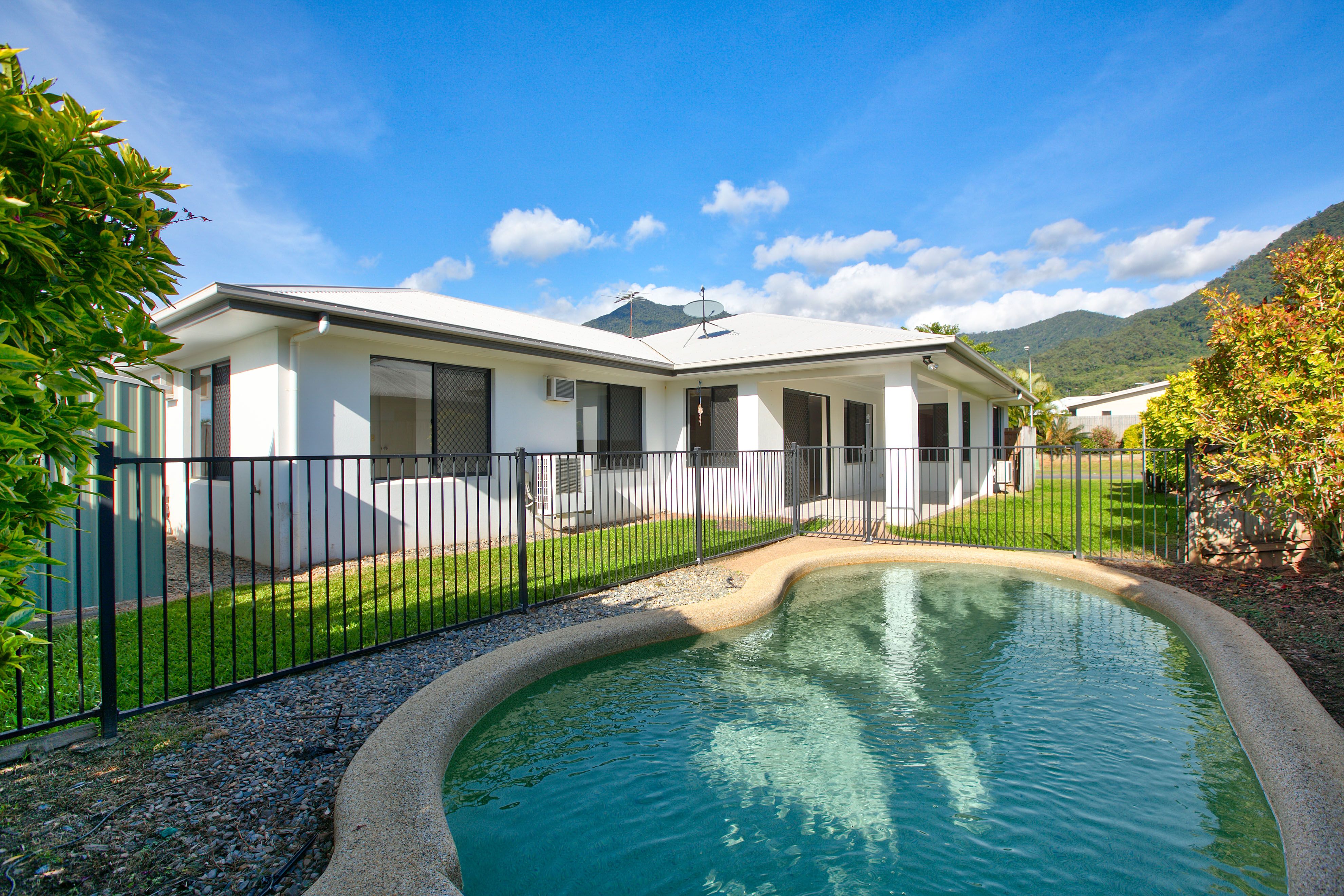 28 Charnley Avenue, Bentley Park, QLD 4869