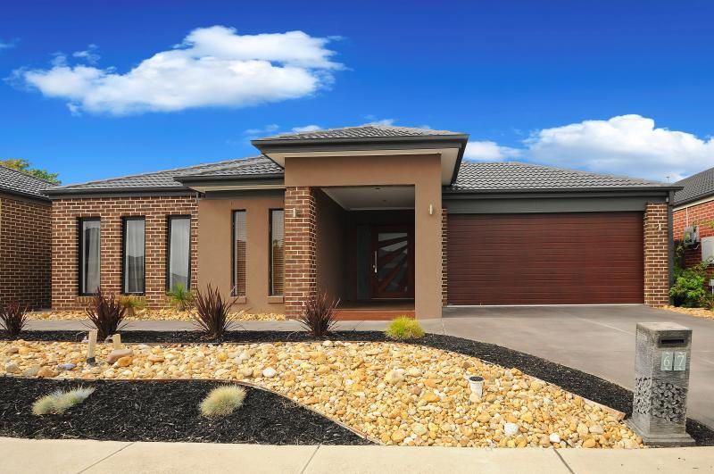67 Malua Circuit, Sandhurst, VIC 3977