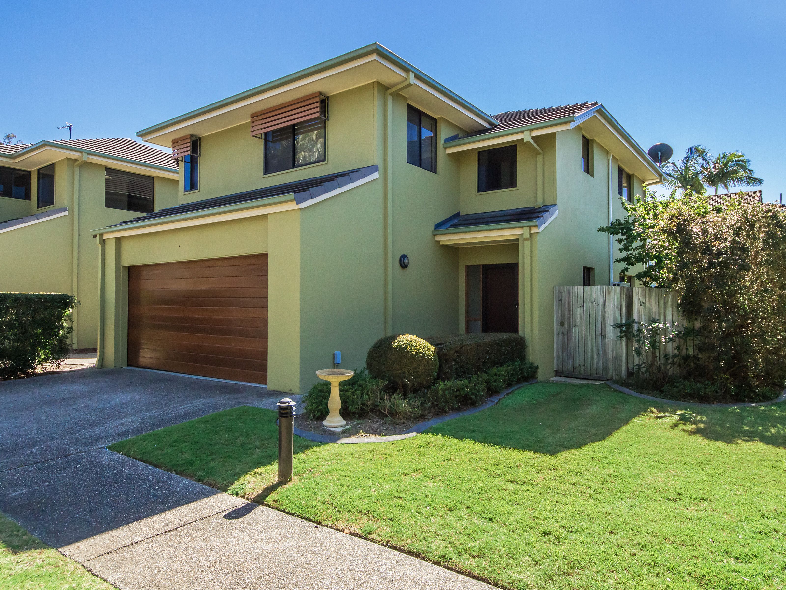 445 Pine Ridge Road, Runaway Bay QLD 4216