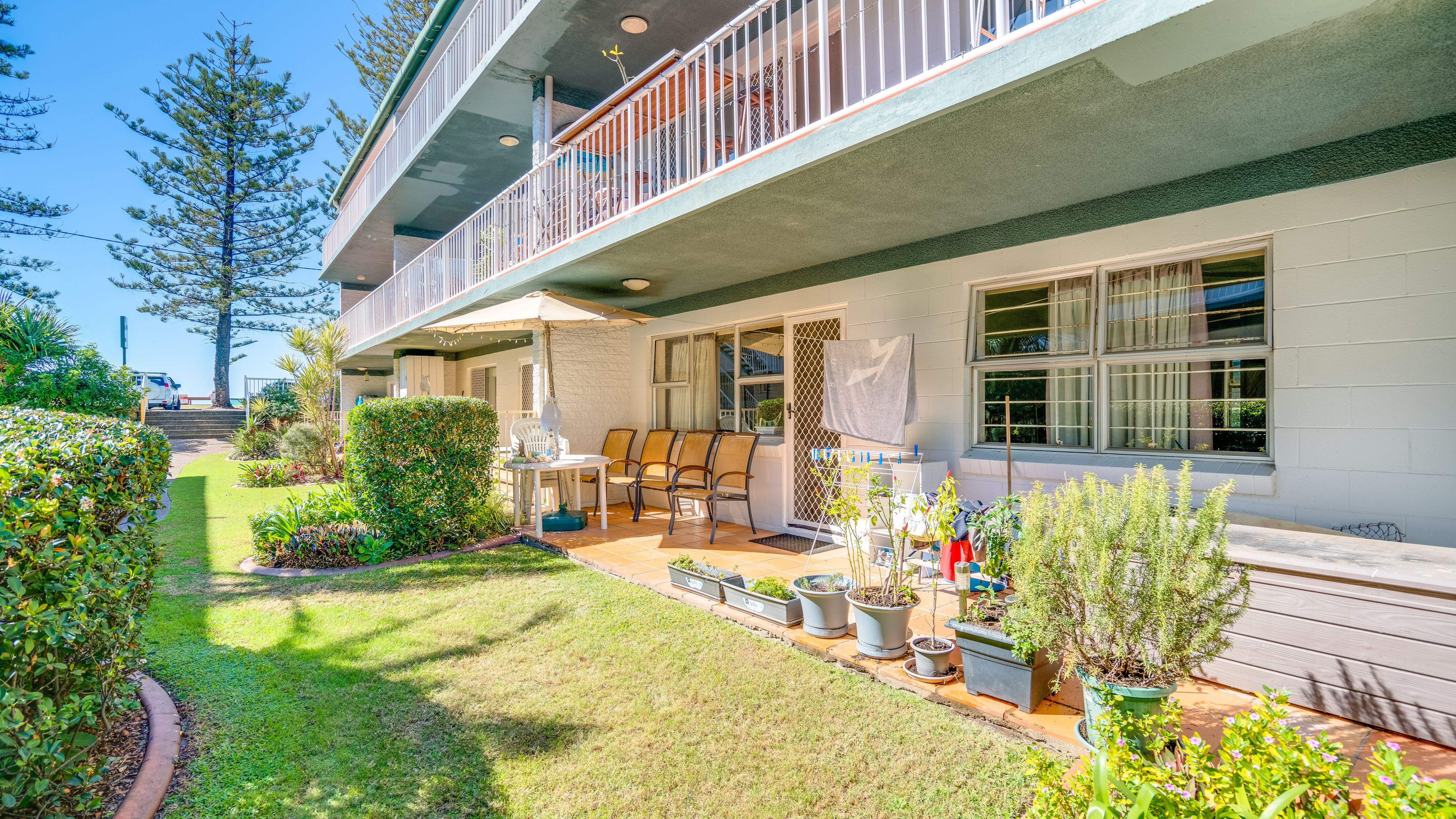 8 Marine Parade, Miami QLD 4220