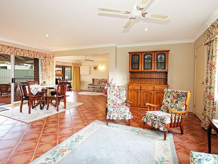 112 Jasmine Drive Bomaderry Nsw Residential House Sold