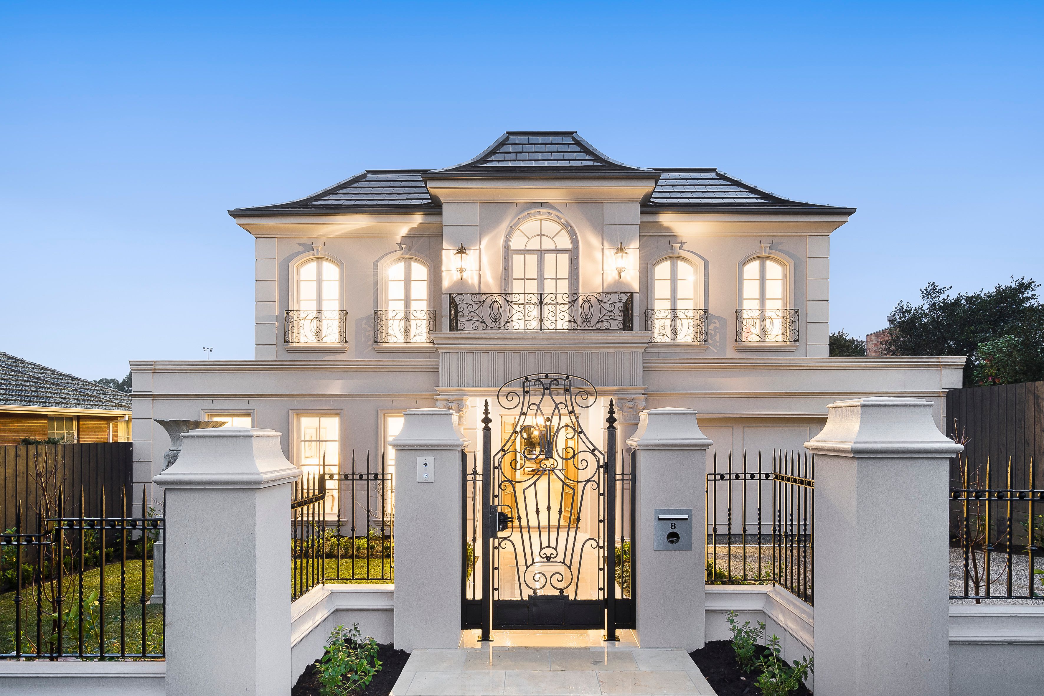 8 Boorool Road, Kew East VIC 3102