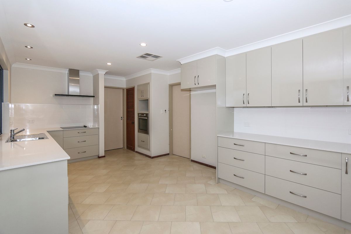 16 Methuen Way, Duncraig, WA 6023