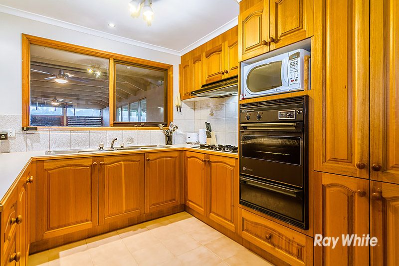 8 Filbert Court, Cranbourne North, VIC 3977