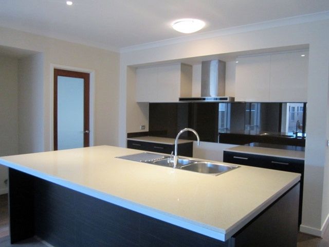 36 Blackledge Drive, Clyde North, VIC 3978