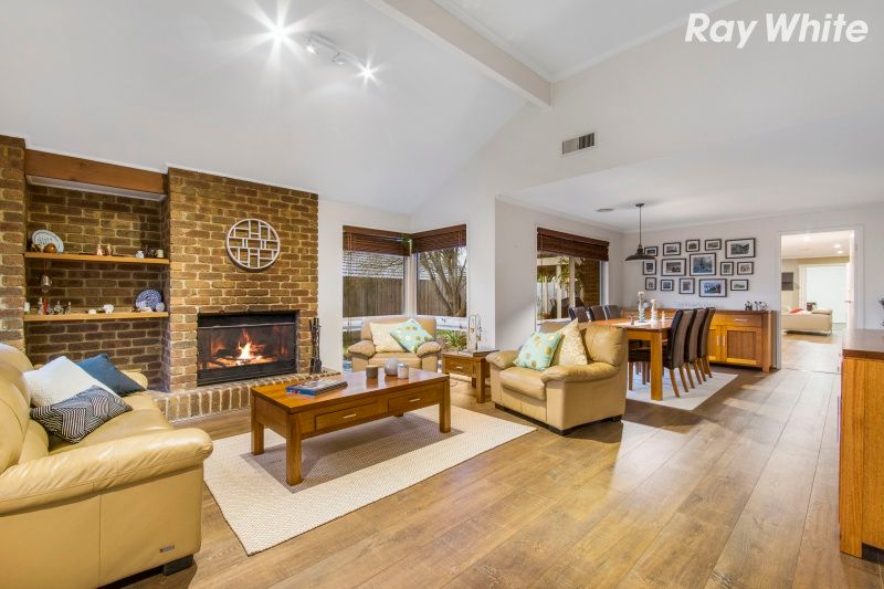 77 Mantung Crescent, Rowville, VIC 3178