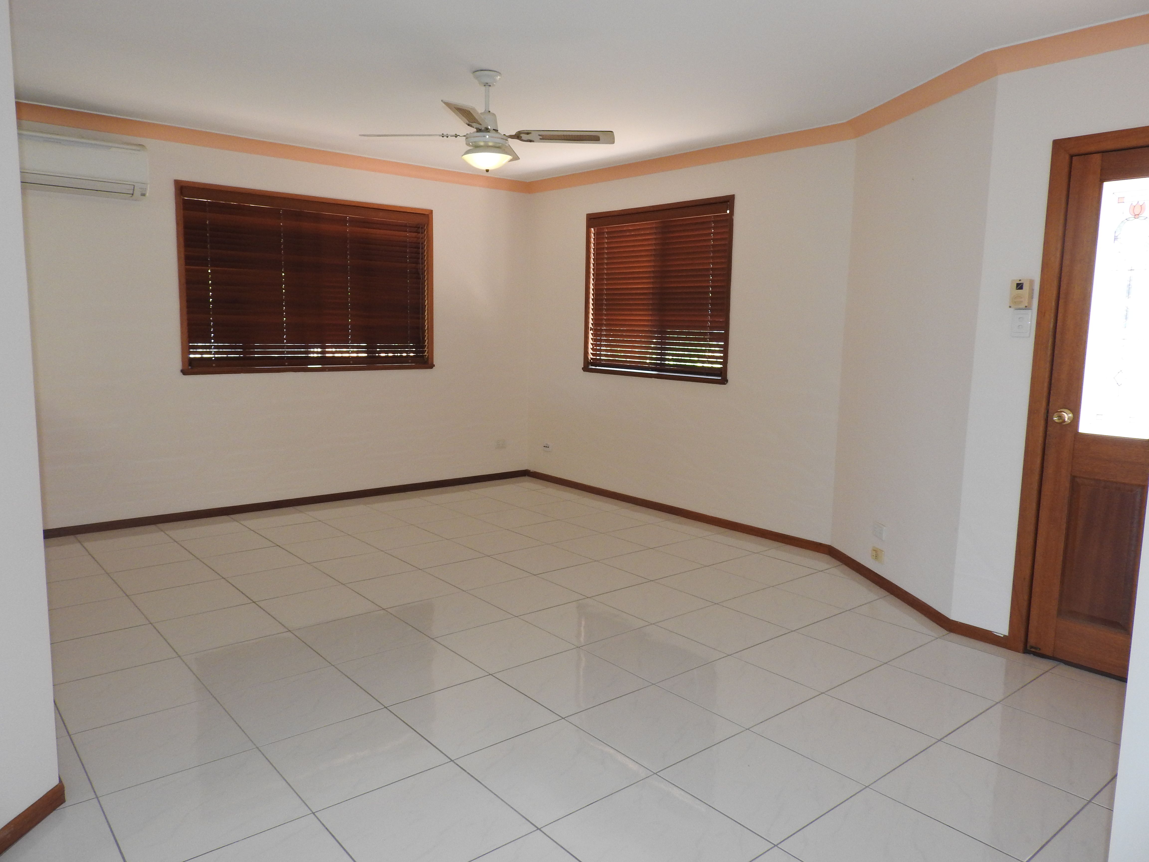 3 Sandalan Court, BUSHLAND BEACH, QLD 4818