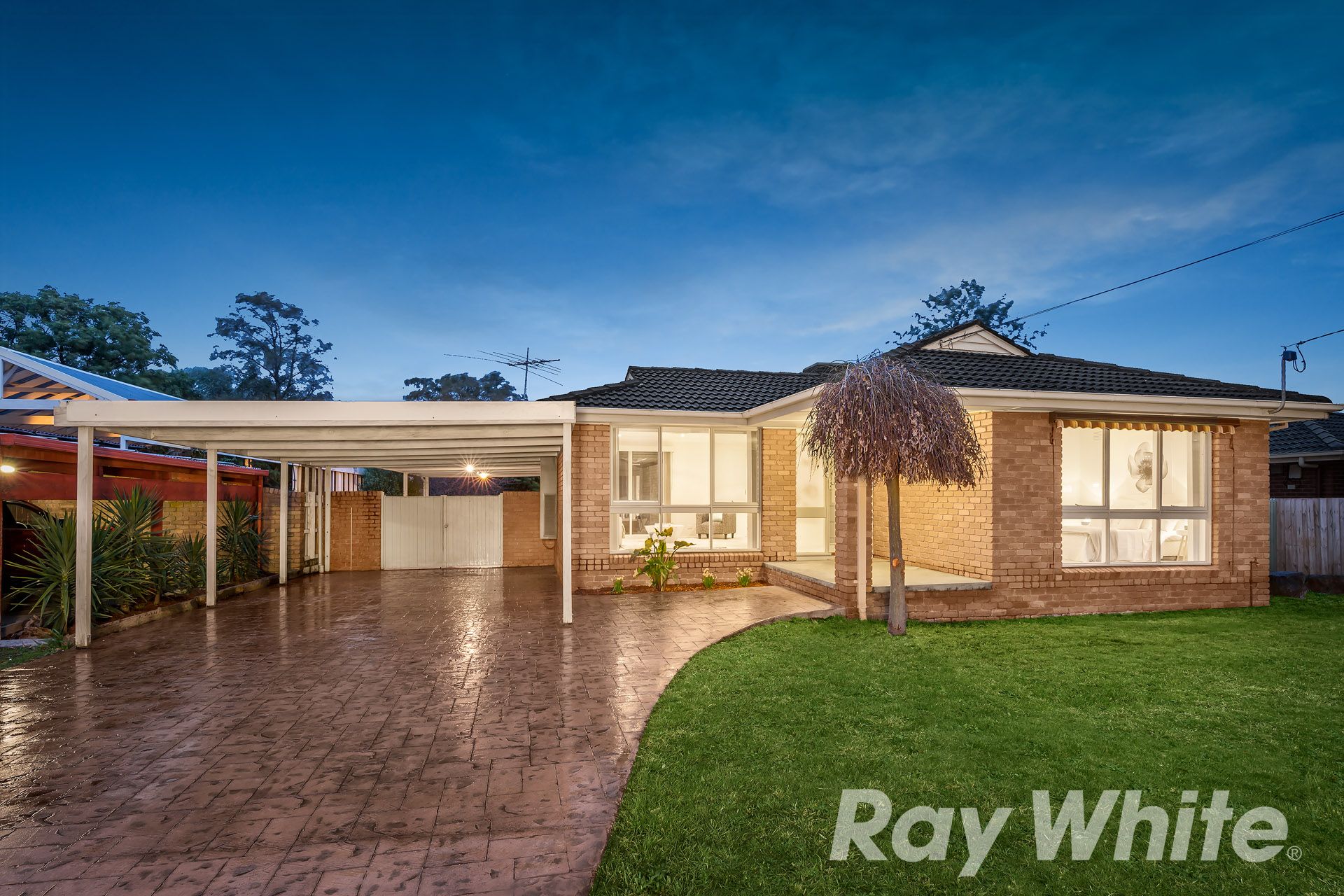 24 Greenaway Drive, Ferntree Gully VIC 3156