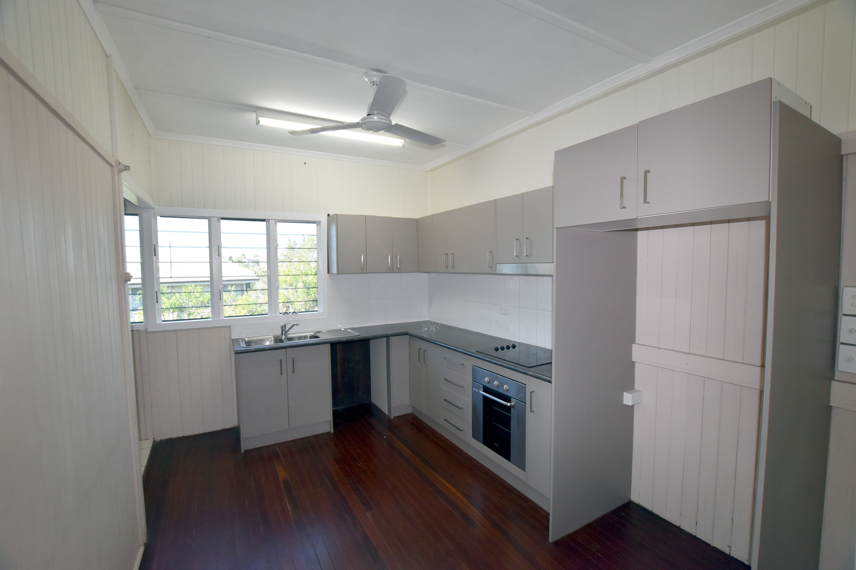 5 Railway Street, West Gladstone, QLD 4680