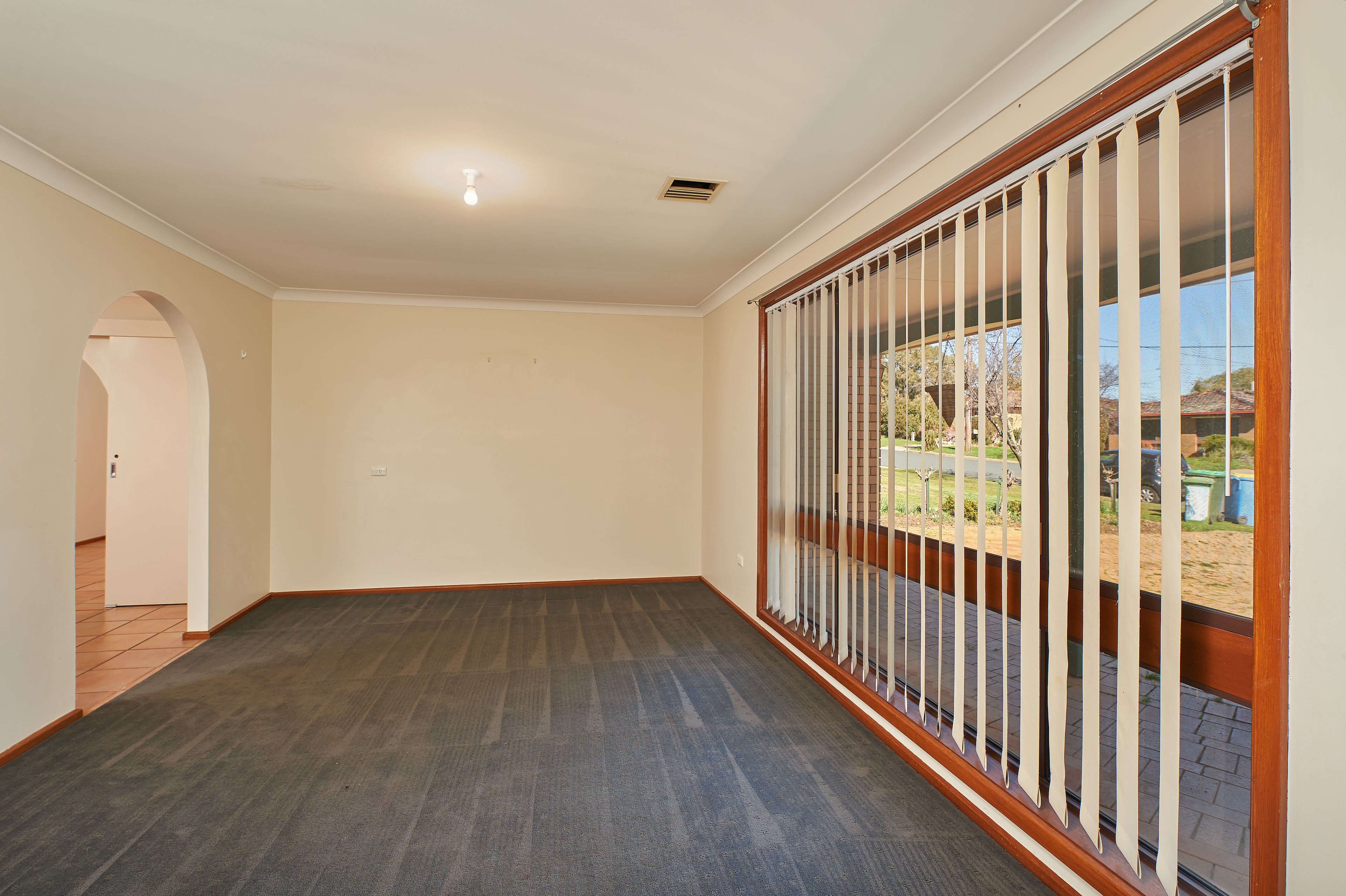 23 Truman Avenue, Tolland, NSW 2650