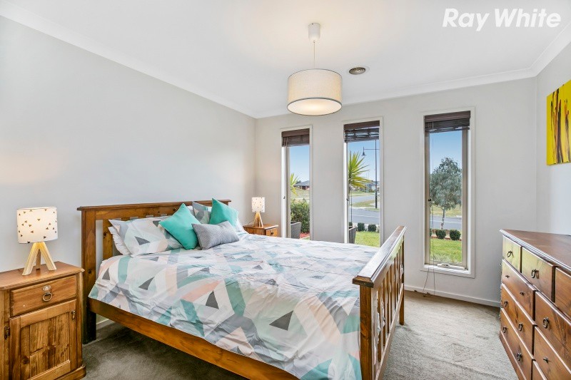 110 Sandalwood Drive, Pakenham, VIC 3810