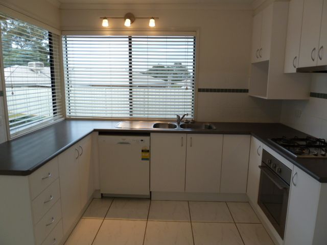 2/8 Ulandra Place, Estella, NSW 2650