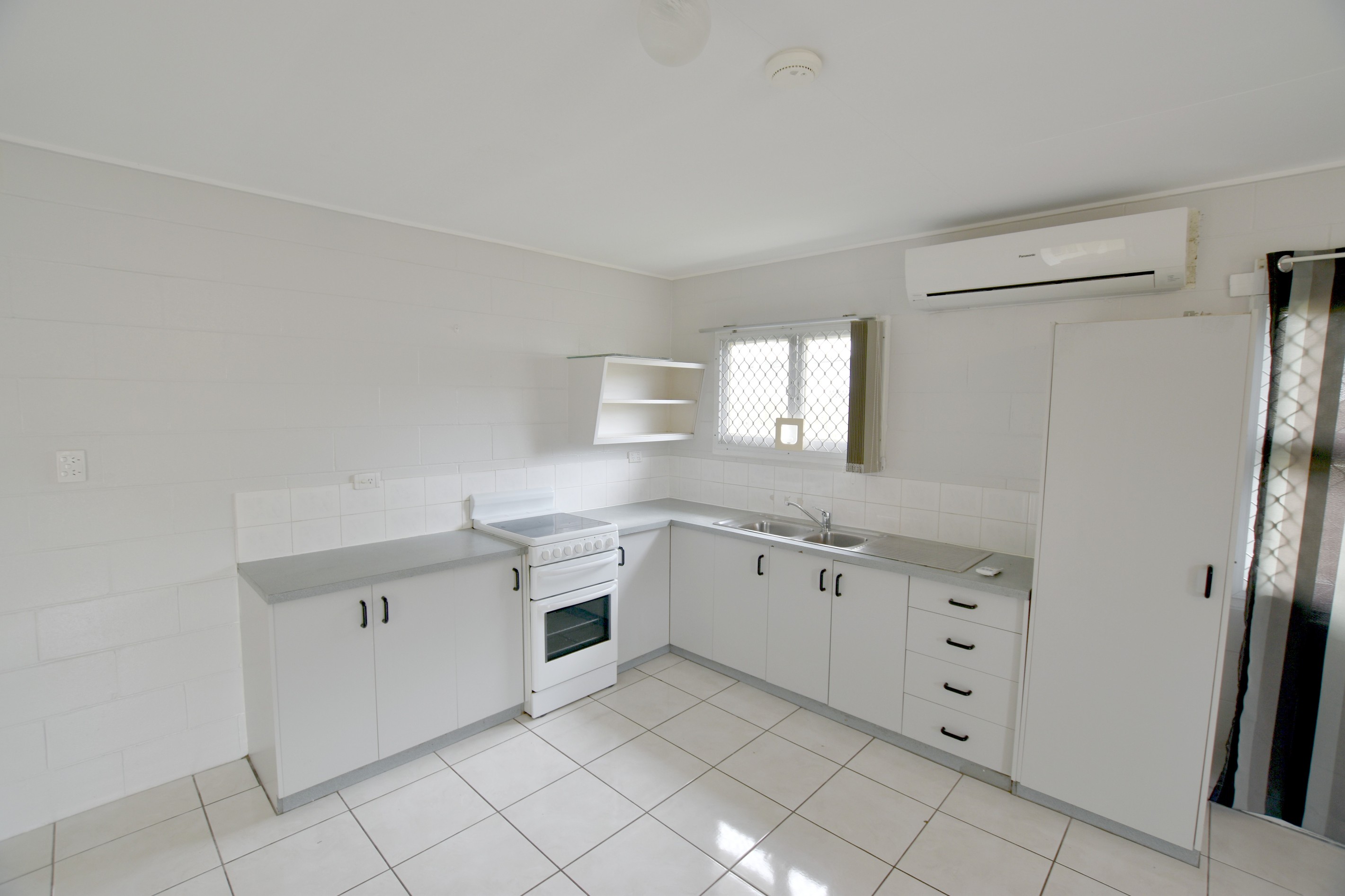 1/3 Larsen Street, West Gladstone, QLD 4680