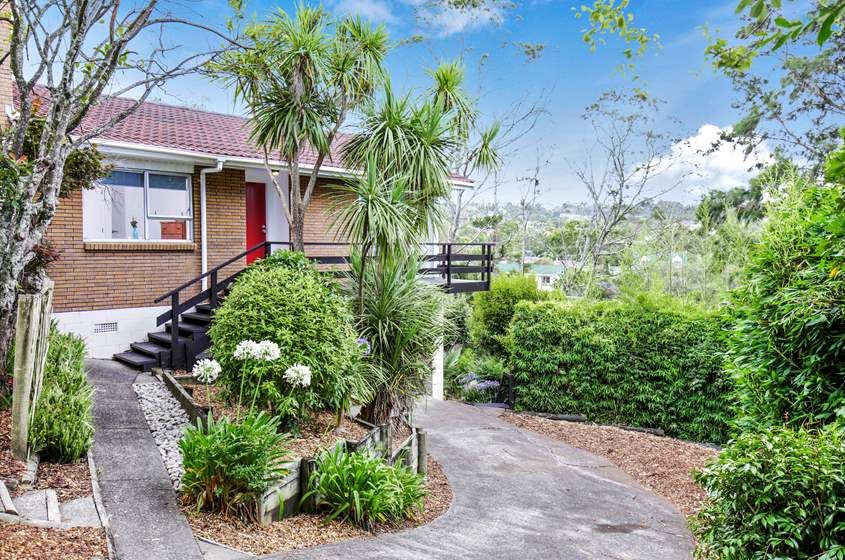 2/23 Walnut Lane, Browns Bay, North Shore City