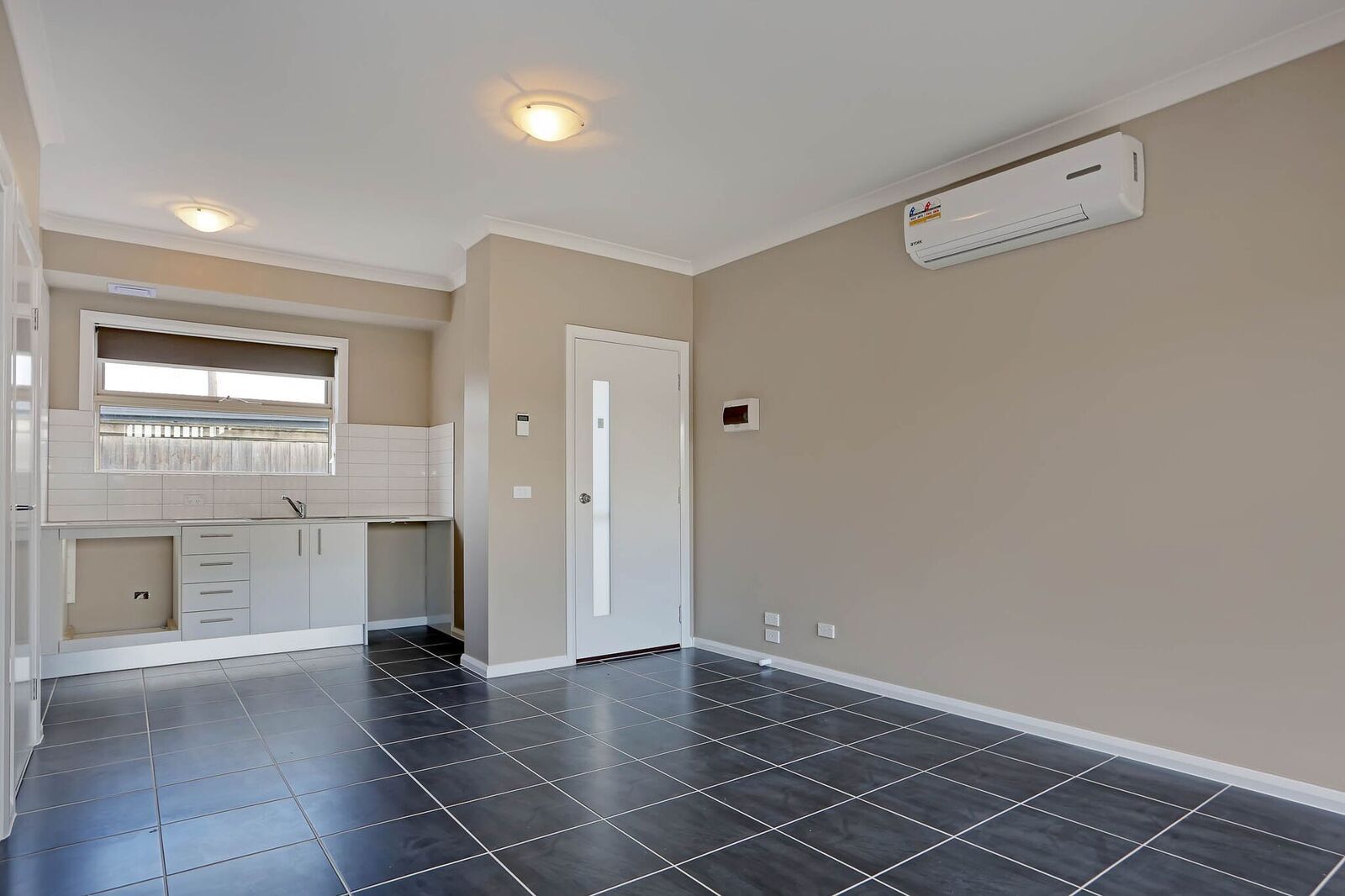 2/24 Lahinch Street, Broadmeadows, VIC 3047