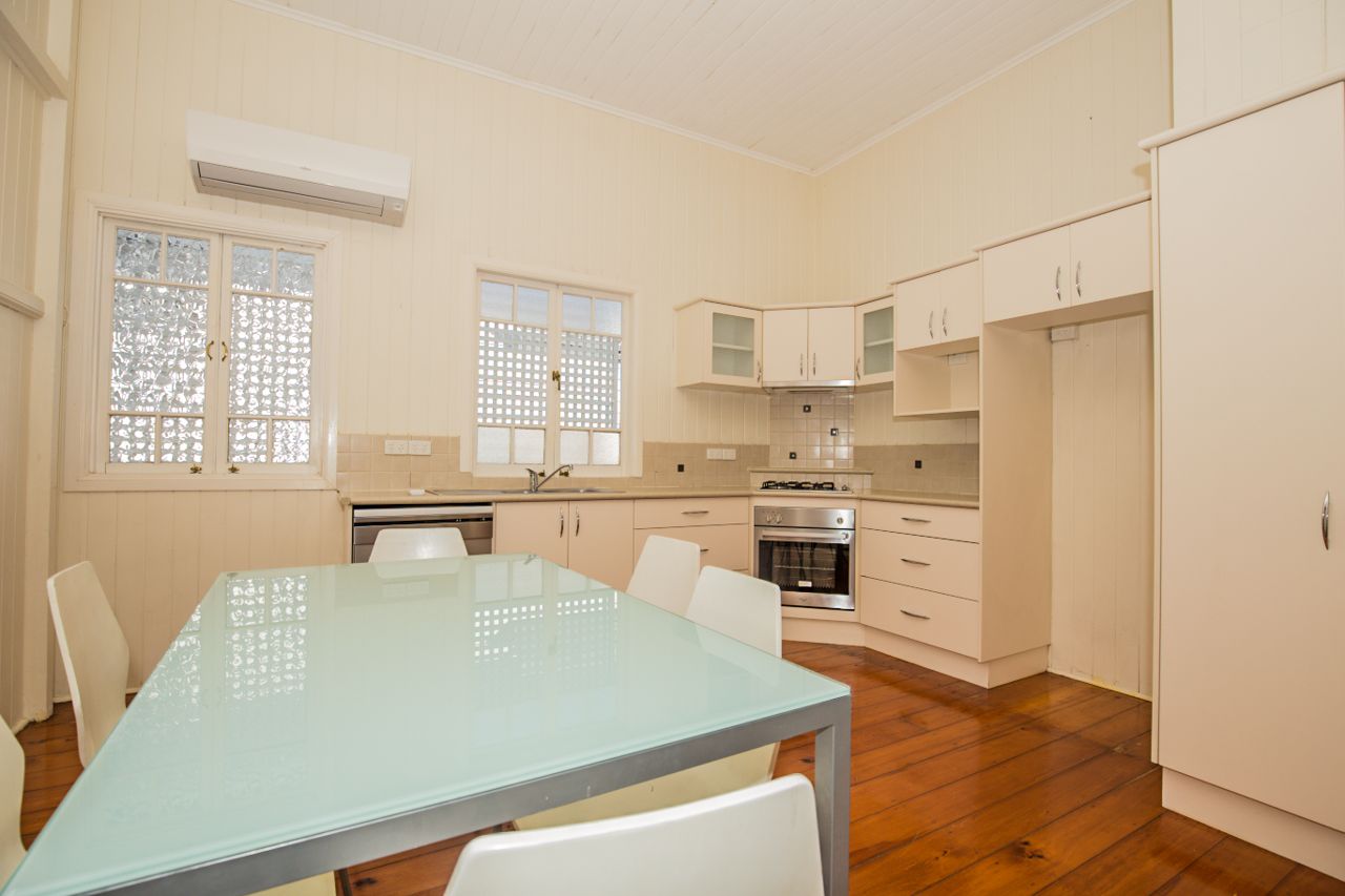 110 Waverley Street, Annerley, QLD 4103
