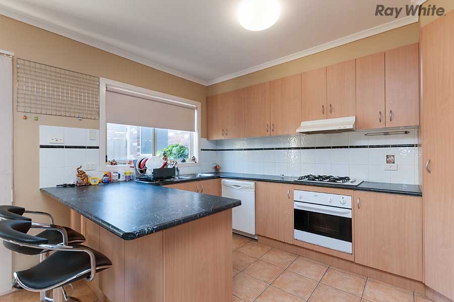 2/35 Pecks Road, Sydenham, VIC 3037