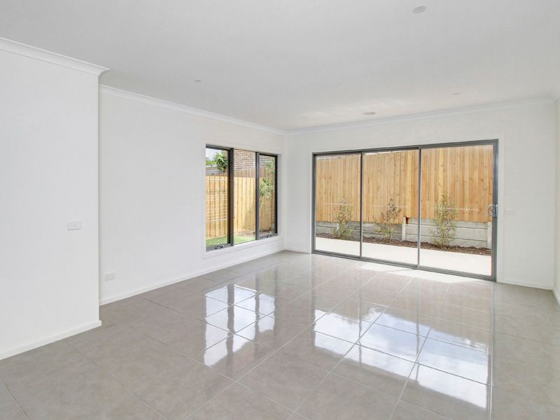 8 Abelia Avenue, FRANKSTON, VIC 3199