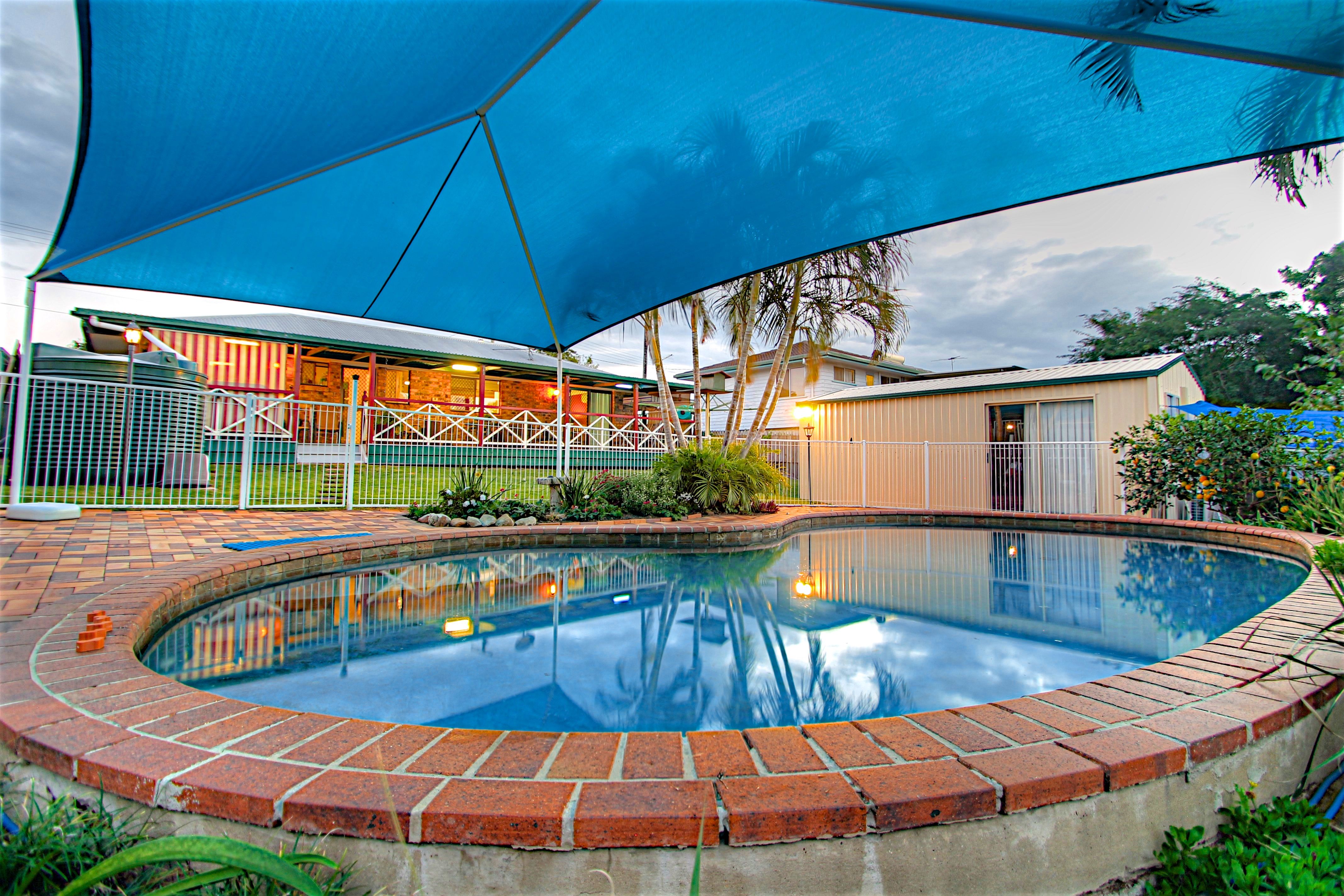 8 Barret Street, Flinders View QLD 4305