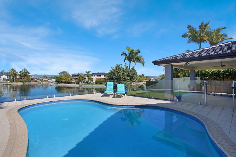 6 Alma Street, Broadbeach Waters QLD 4218