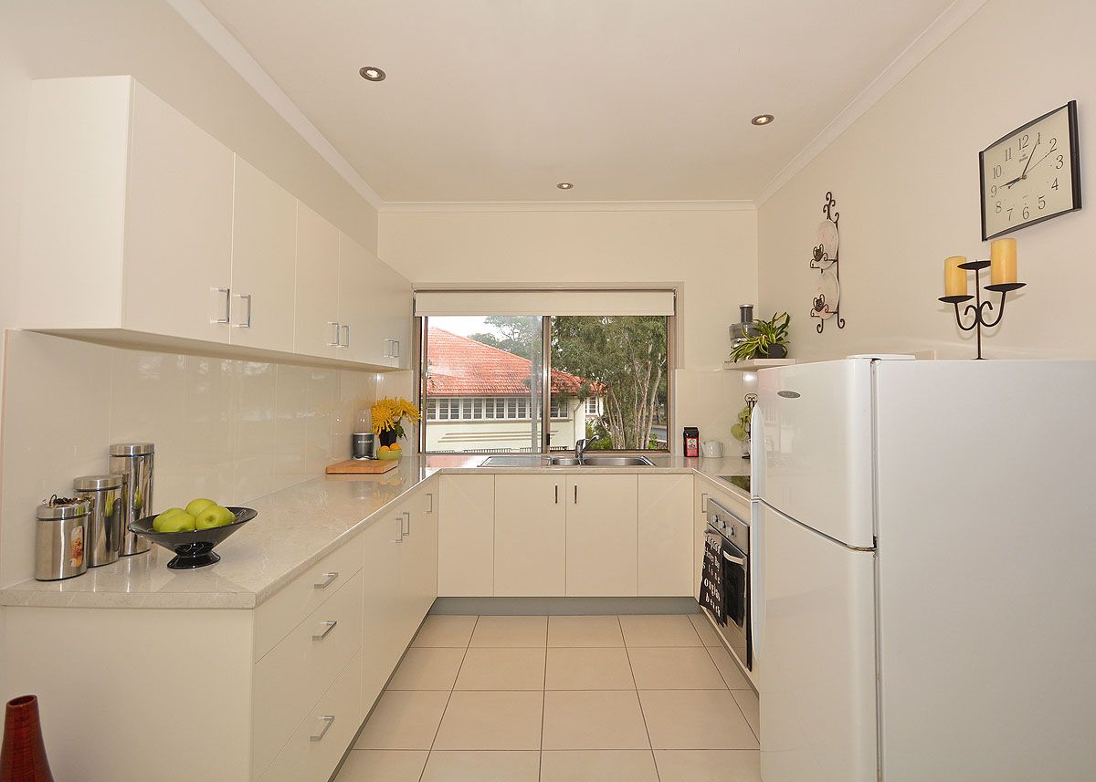 2/489 Esplanade, Torquay, QLD 4655