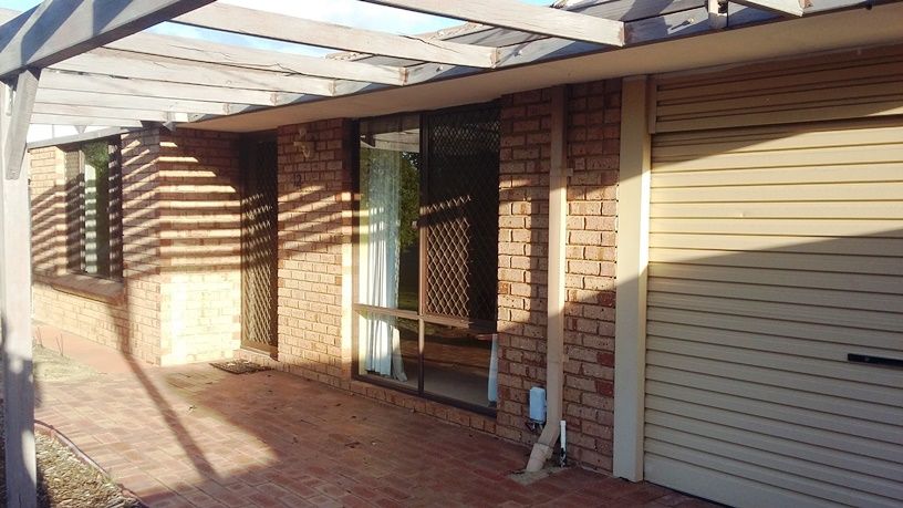 12 Lake Edge Lane, South Lake, WA 6164