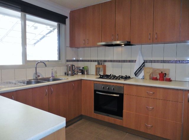 27 Frances Crescent, Cranbourne North, VIC 3977