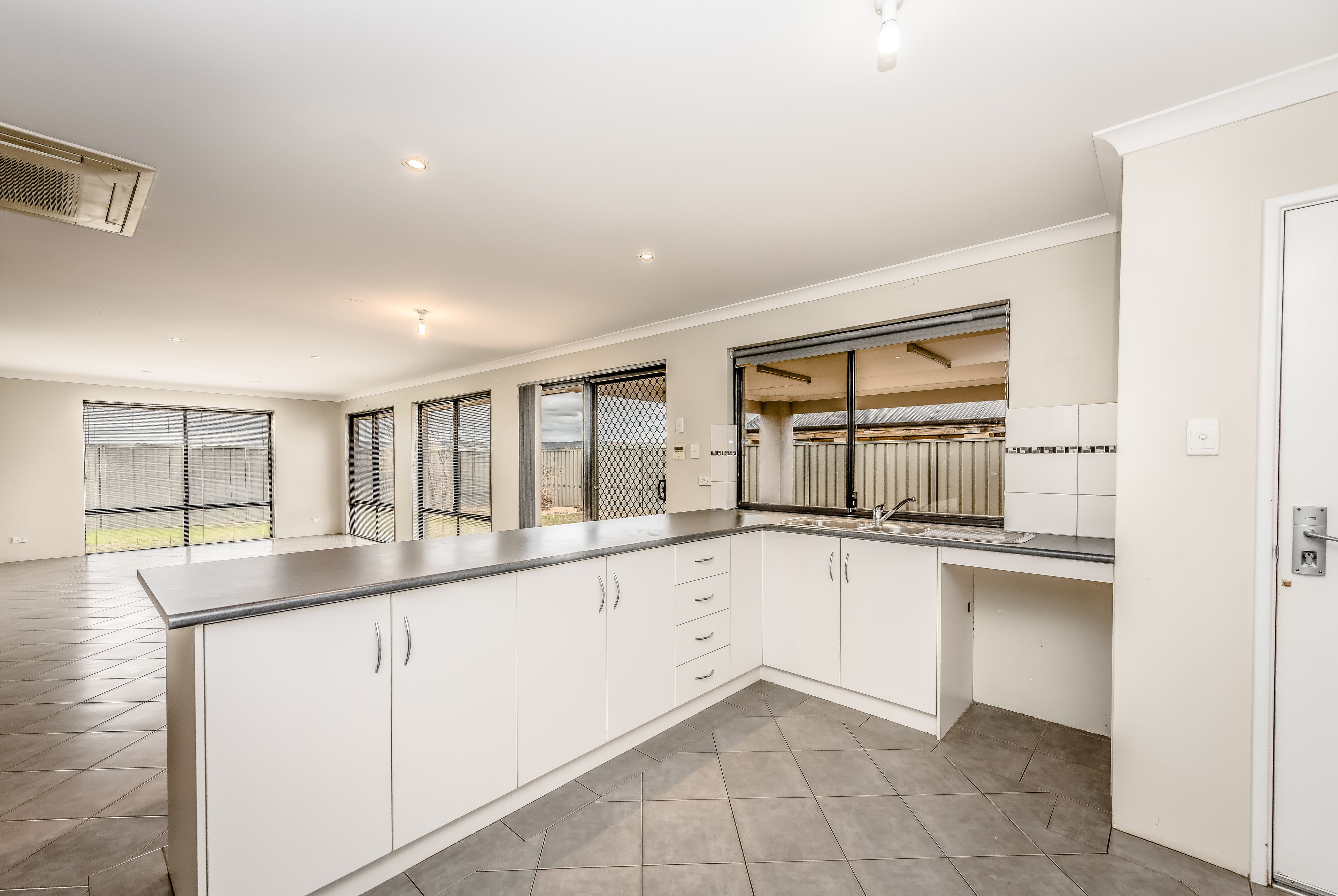 35 Neptune Corner, Drummond Cove, WA 6532