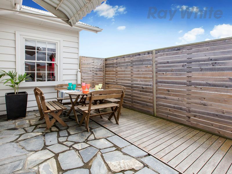 10 Fourth Avenue, Rosebud, VIC 3939