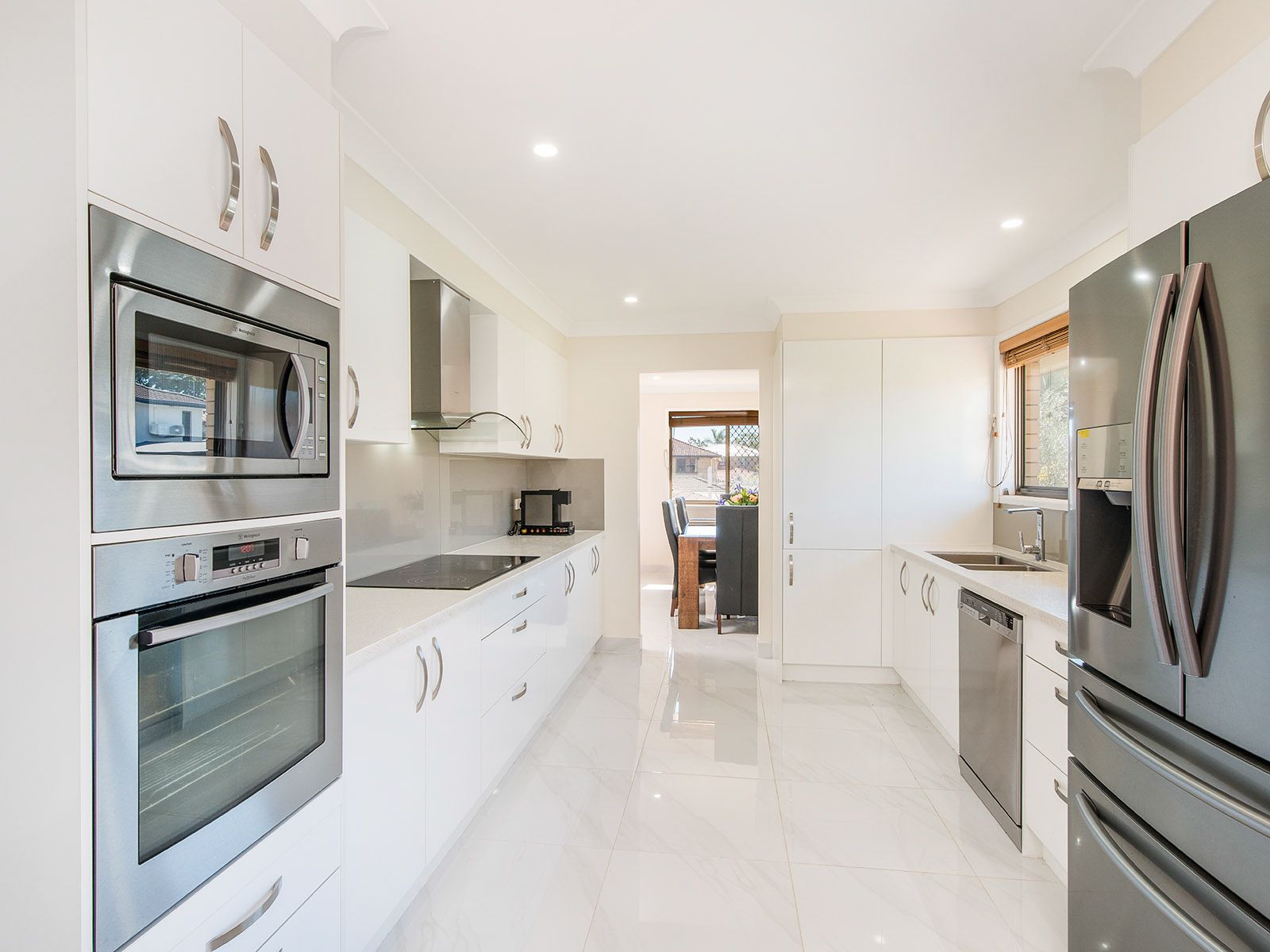 12 Urquhart Street, Carindale, QLD 4152