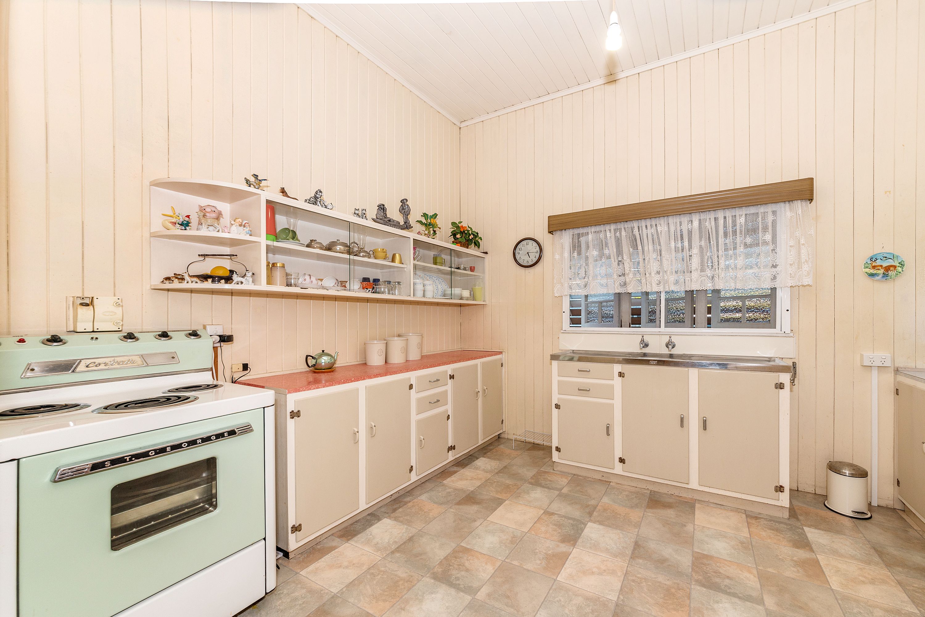 152 Francis Street, West End QLD 4810