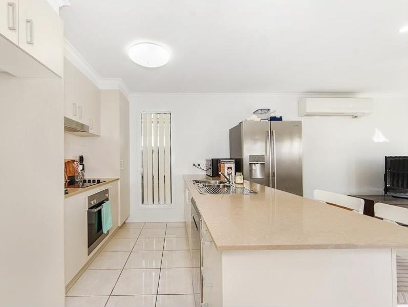 18 Keelson Crescent, Hope Island, QLD 4212