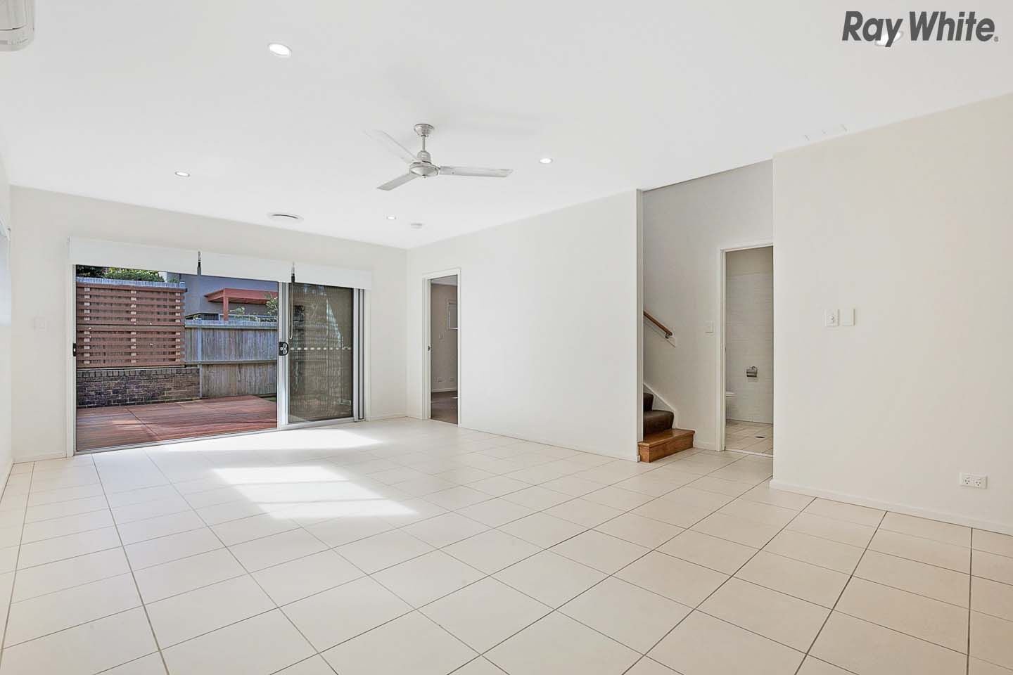 80 Moolyyir Street, Urangan QLD 4655