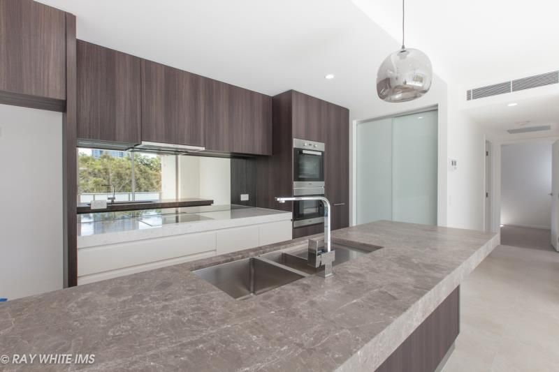 605/30 Brighton Parade, Southport, QLD 4215