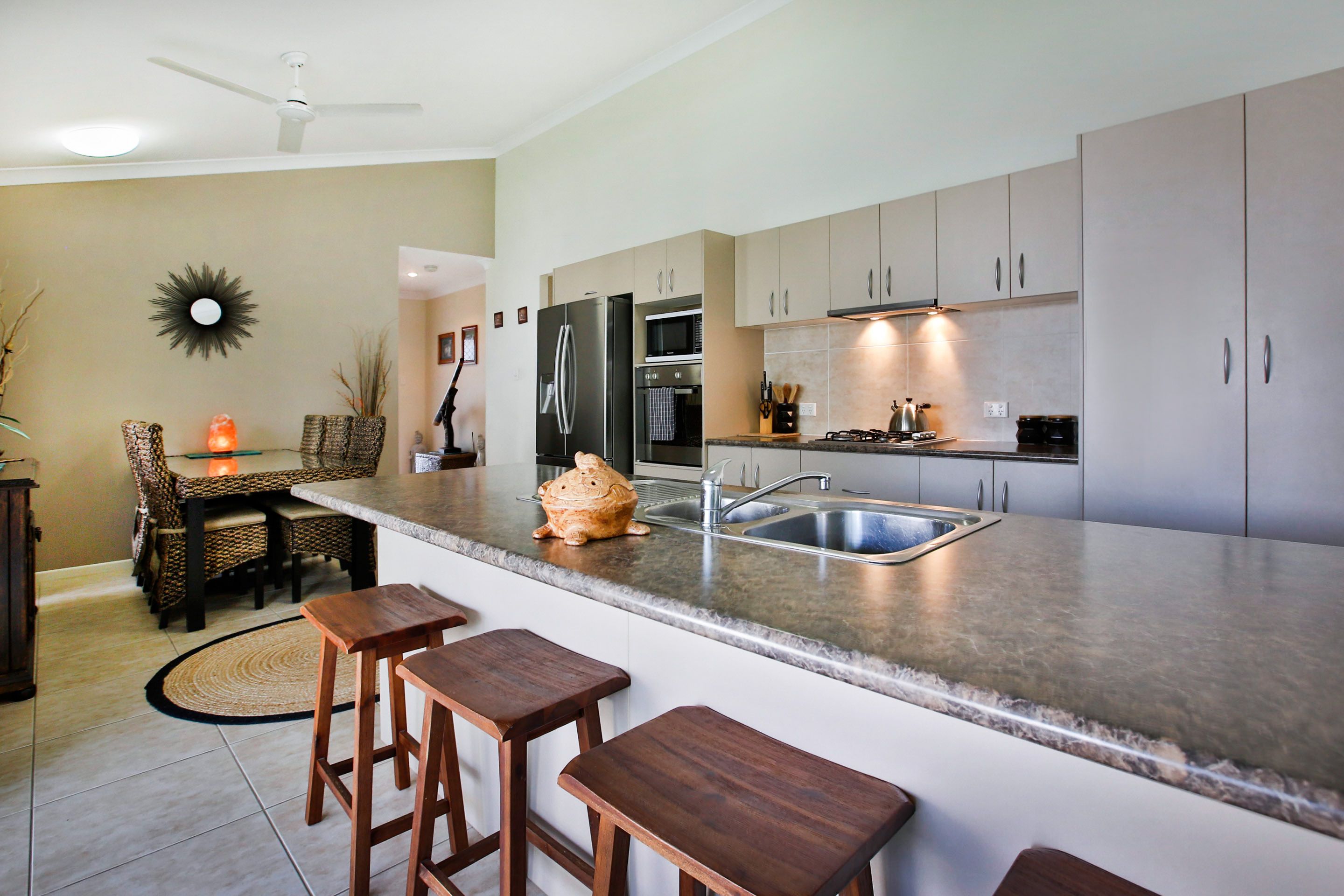 7 Currawinya Court, Bushland Beach QLD 4818