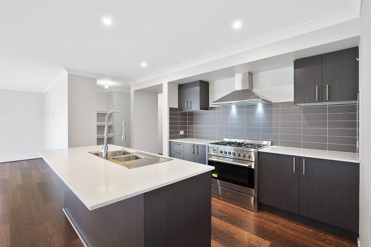 8 Wyuna Court, Urangan, QLD 4655