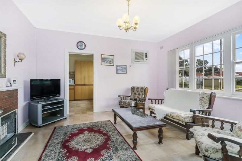 11 Adamson Avenue, Findon, SA 5023