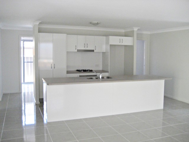 7 Clarkstone Avenue, Cameron Park, NSW 2285