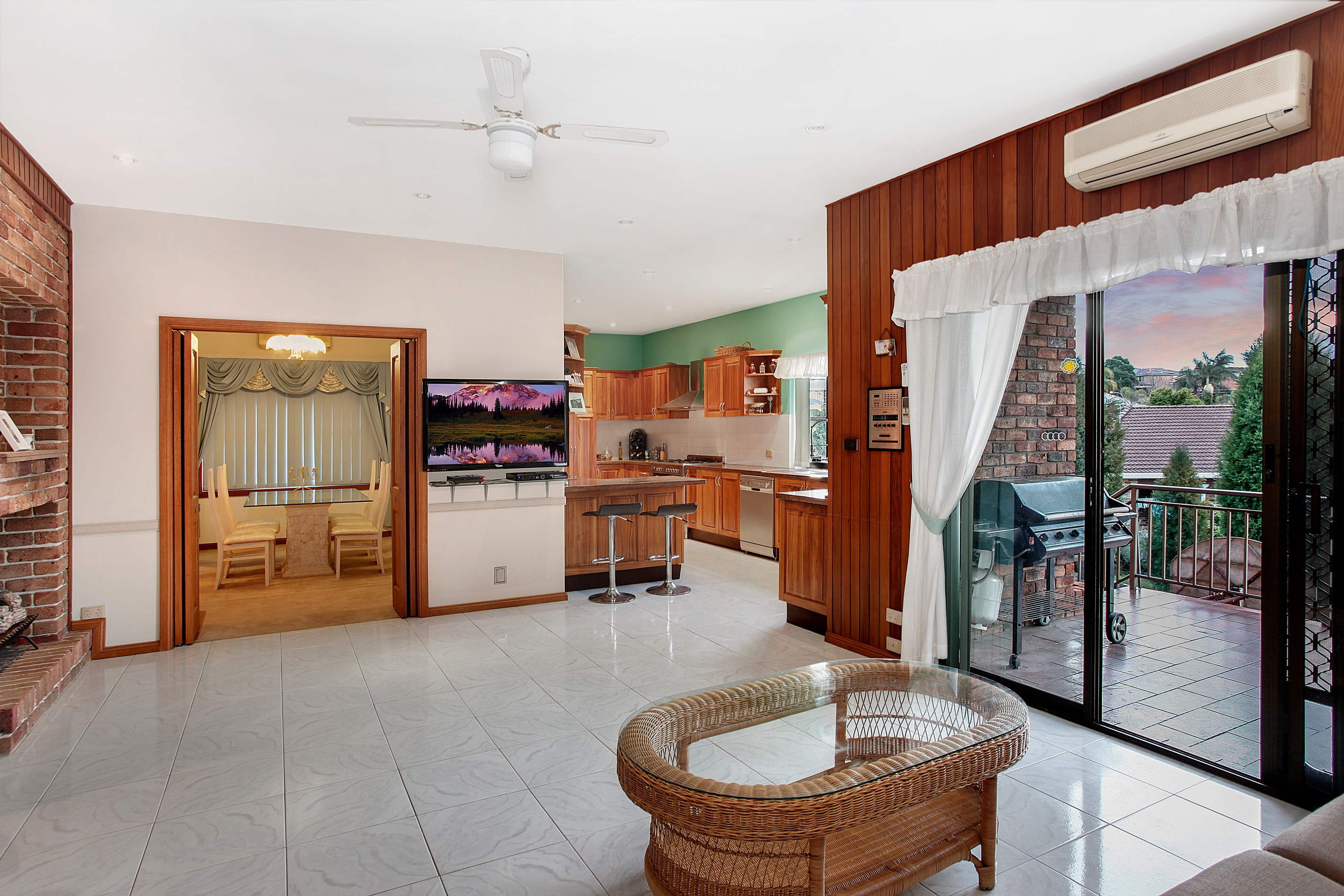 3 Brewon Close, Bossley Park, NSW 2176