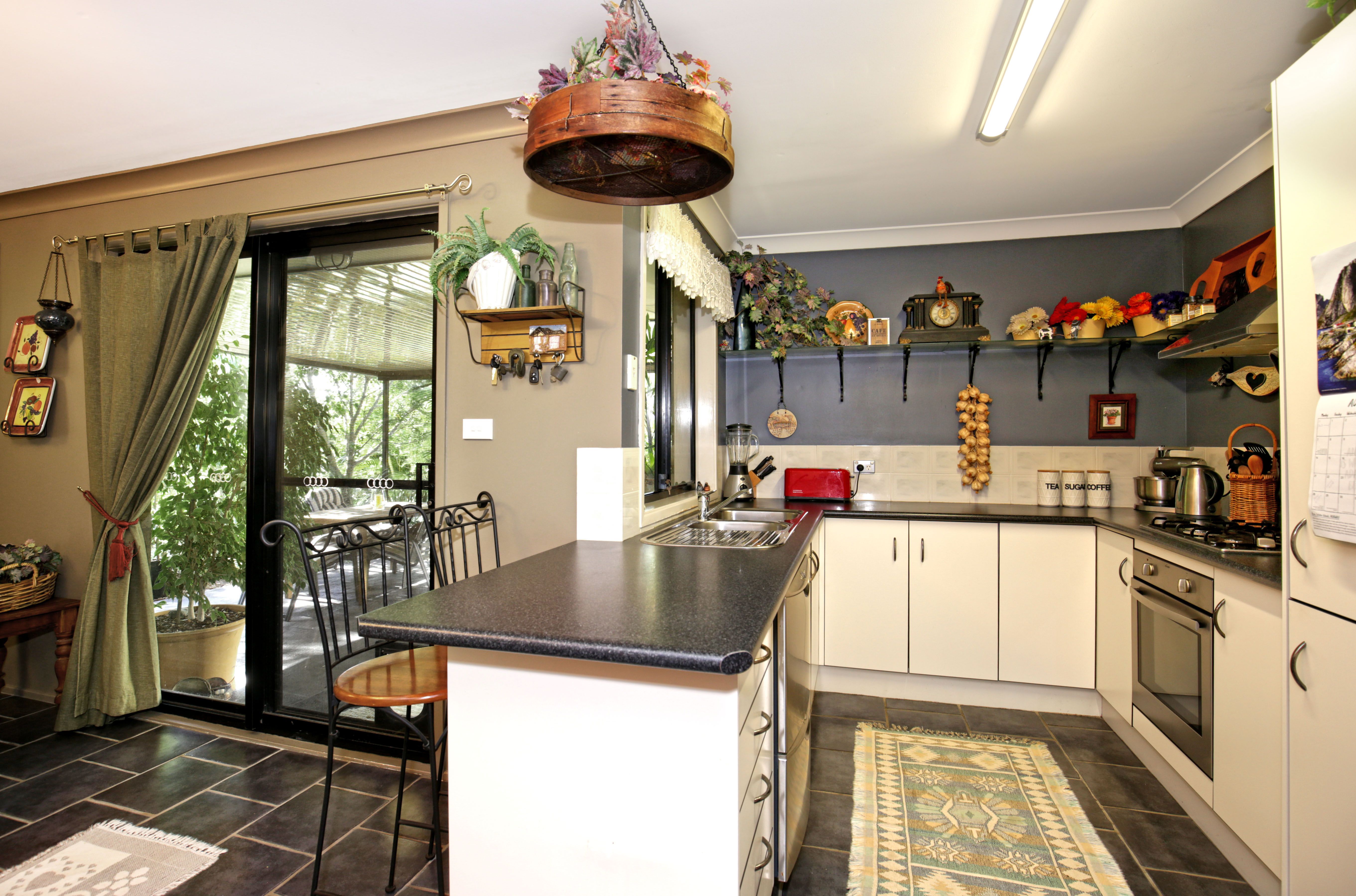 8 St James Crescent, Worrigee, NSW 2540