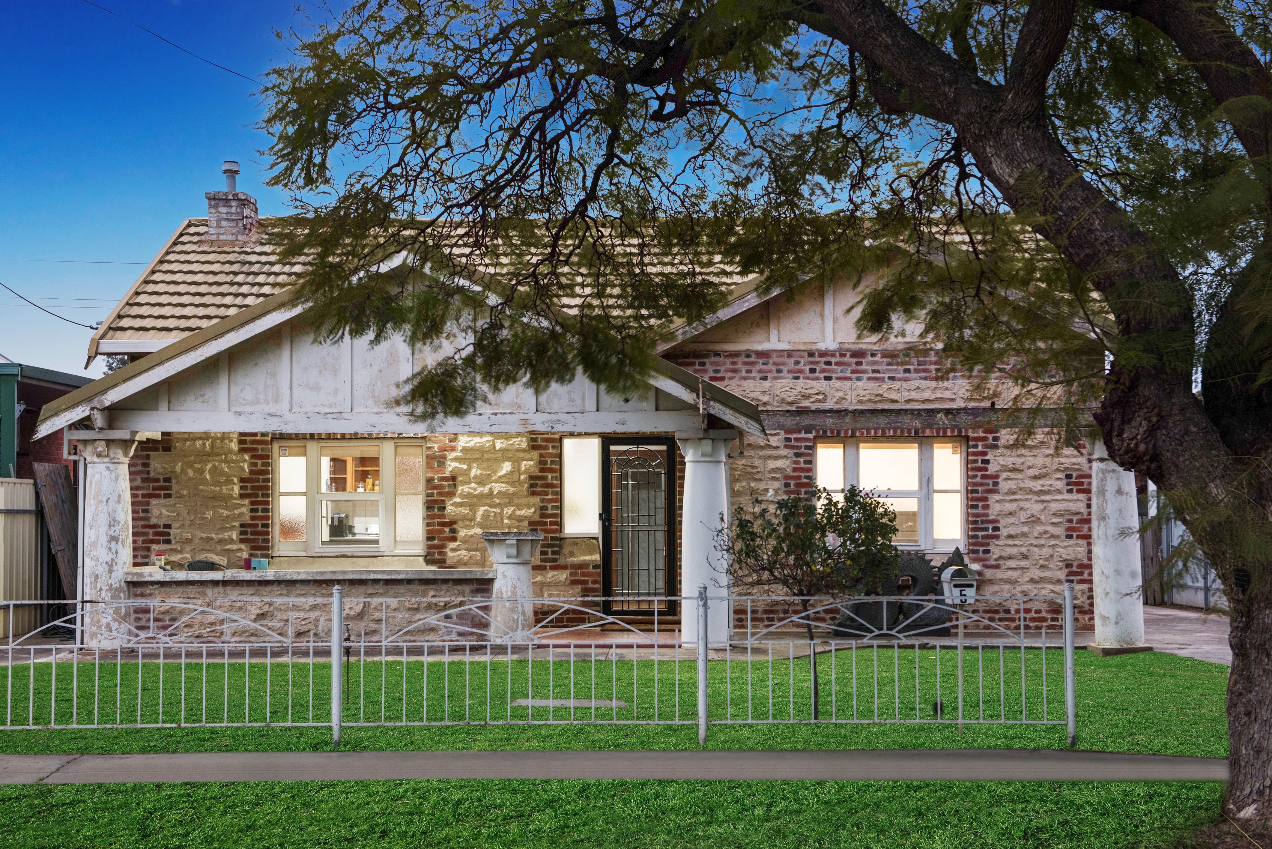 5 Leslie Street West, St Clair, SA 5011