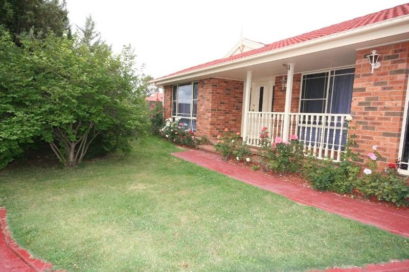 5 Firethorn Place, Jerrabomberra, NSW 2619