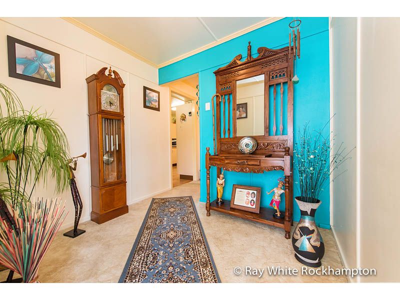 79 Main Street, Park Avenue, QLD 4701