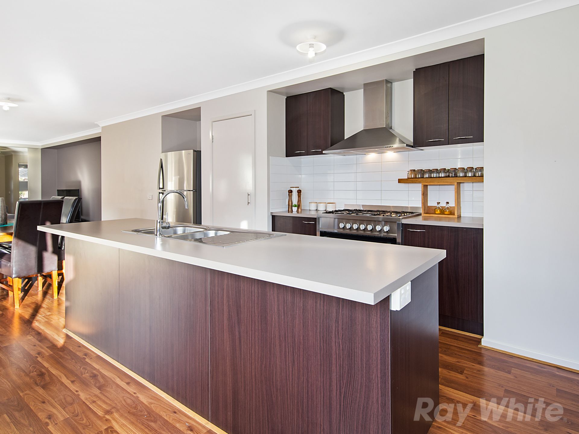 28 Prescott Drive, Cranbourne North, VIC 3977