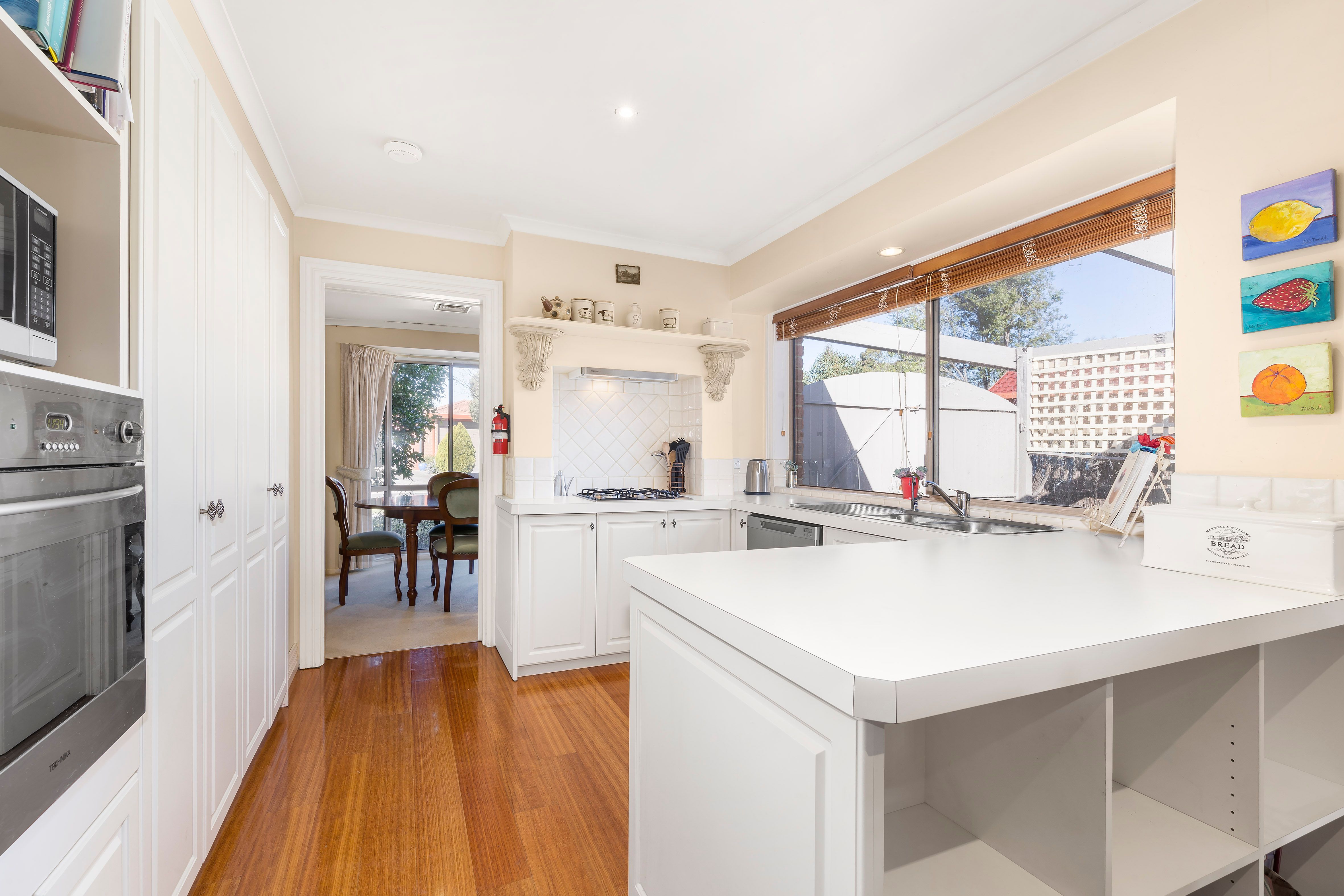 16 Scullin Court, Mill Park, VIC 3082